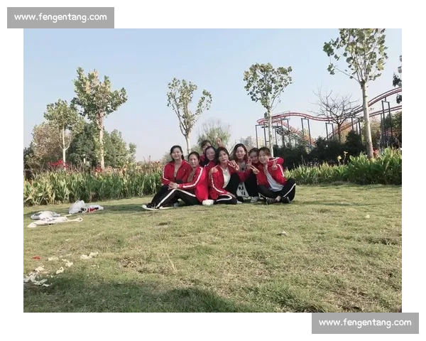 《在迷雾中追寻真相：一场命运交错的悬疑之旅》